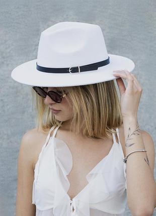 Жіночий капелюх fedora з ремінцем white