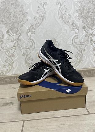 Спортивні кросівки asics