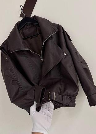 Жіноча укорочена куртка-бомбер з екошкіри в стилі zara | чорний/ шоколад | модель 311 шоколад, l