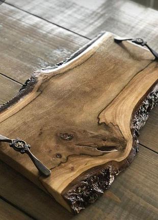 Сервірувальна дошка з натурального дерева з ручками з живим краєм artisan wooden serving board масло-воском сдд053