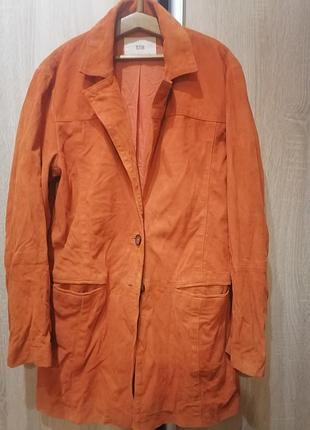 Замшева куртка stradivarius (str) нова