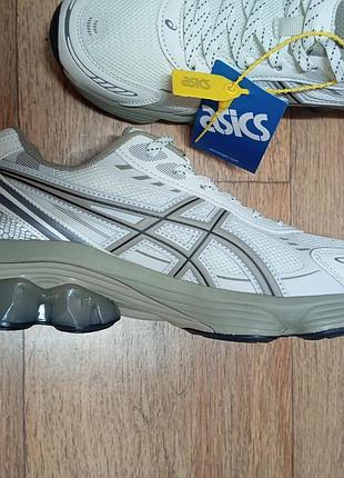 Asics cel-kahana 8