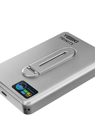 Power bank yoki trinity 10000 mah с беспроводной зарядкой и подставкой для смартфона серебряный