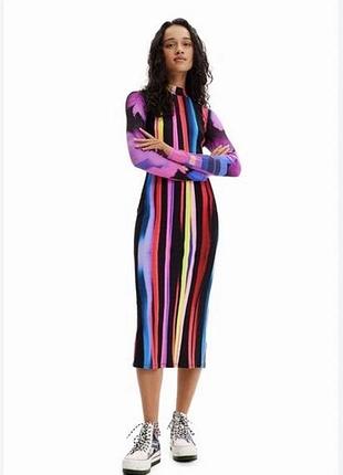 Яскрава та дуже ефектна сукня desigual x m. christian lacroix 🌈