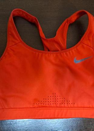 Спортивний топік nike