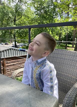 Вишиванка з бантиком