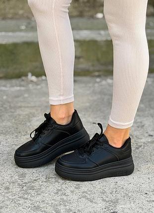 Кросівки жіночі на платформі чорні 36-40