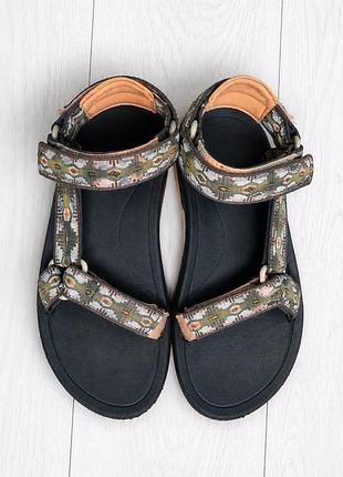 Треккинговые сандалии teva