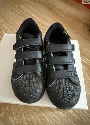 Кроссовки adidas