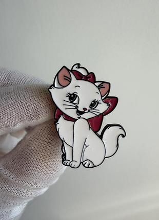 Пін значок металевий брошка кішечка марі з мультфільму disney «коти-аристократи» (the aristocats)
