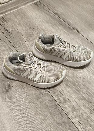 Кросівки adidas 35 розмір
