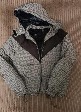 Куртка/пуховик guess в идеальном состоянии