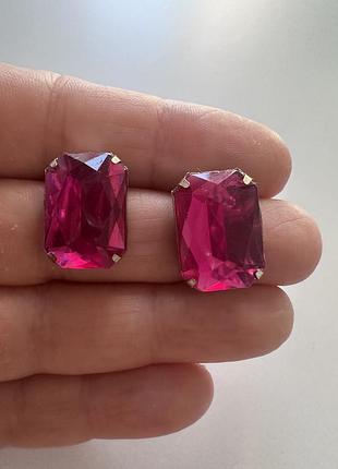 Сережки рожевий камінчик