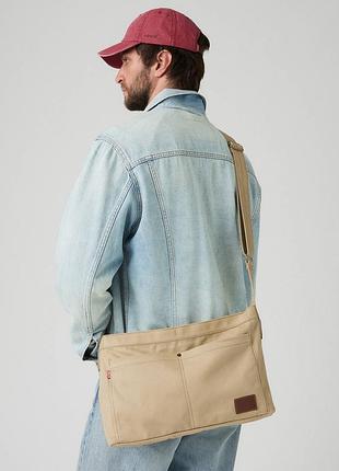 Стильная сумка-мессенджер levi's