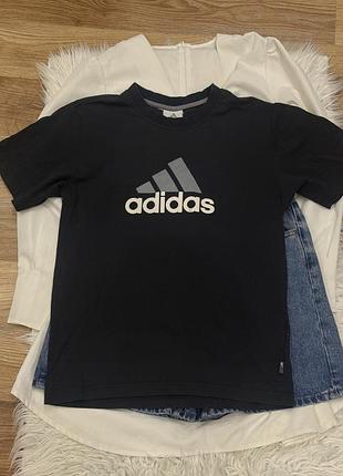 Футболка жіноча adidas