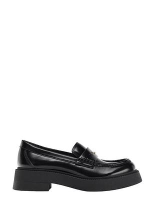 Нові лофери zara
