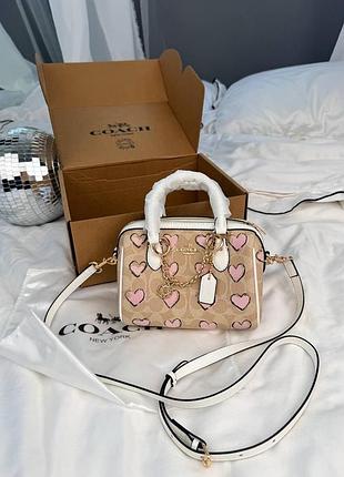 Сумка coach signature canvas heart print bag