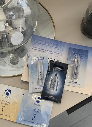Мініатюри пробники is clinical