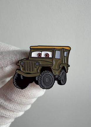 Пін значок металевий брошка військовий джип — армійський позашляховик у стилі мультфільму «тачки»