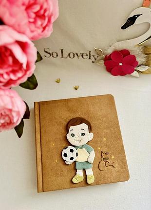 Фотоальбом ручної роботи для хлопчика з замшевою обкладинкою від so lovely