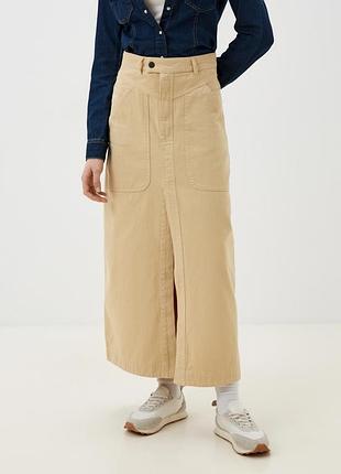 Бежева максі спідниця юбка pepe jeans із великими накладними кишенями та розрізом спереду.