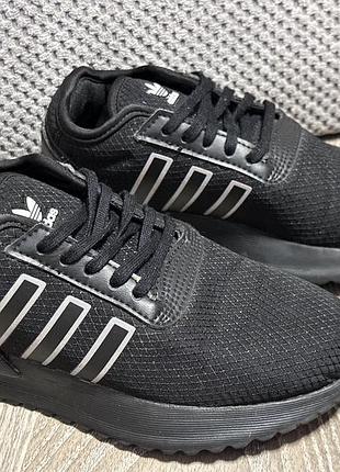 Оригінальні кросівки adidas для хлопчика eur 30,5 розмір 19 см