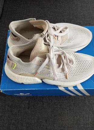 Кросівки adidas в ідеальному стані,кілька разів одягнути