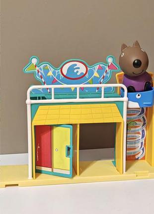 Часть игрового набора «аквапарк» (peppa's waterpark playset) от бренда hasbro из серии игрушек по мотивам мультсериала «свинка пеппа».+фигурка