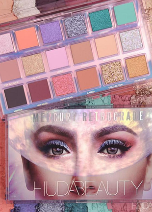 В наличии палетка от huda beauty