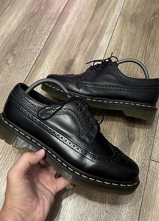 Чоловічі чорні броги від dr.martens 3989