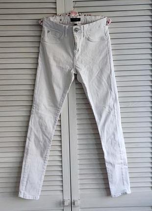 Белые джинсы river island