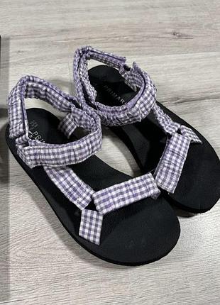 Босоніжки, сандалі primark