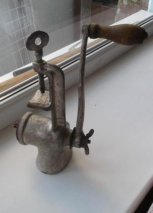 Вінтажна ручна м'ясорубка зір 1959 рік, хтз, харчовий алюміній, силумін, ретро