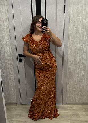 Сукня в паєтках