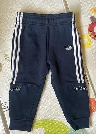 Спортивні штани adidas