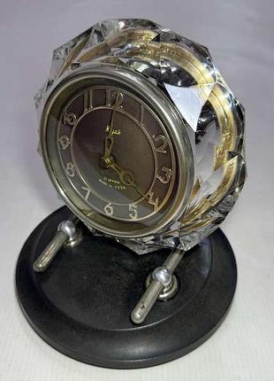 Часы «маяк», ссср, 1965 г, хрусталь, 11 рубинов, редкий экспортный вариант
