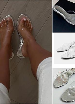 Вьетнамки на каблуке серебристого цвета zara.