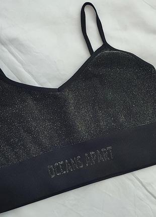 Ефектний спортивний топ / бра з люрексом oceans apart (чорний із блиском, розмір s)