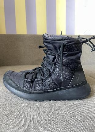 Женские зимние ботинки-дутики nike