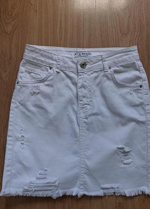Біла джинсова міні-спідниця. denim.розмір xs 34