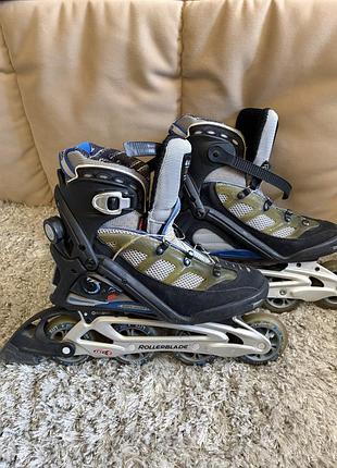 Оригинальные фирменные ролики rollerblade aero 9 в размере eu 39 / us 8 / uk 6, длина стельки 25 см.