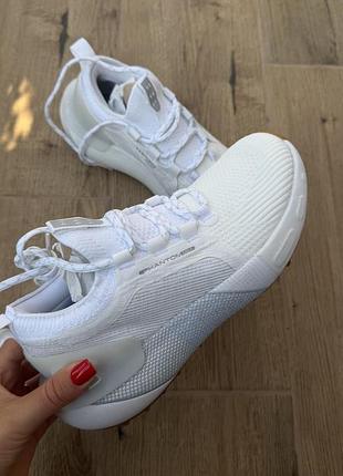 Білі кросівки under armour