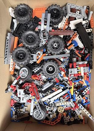 Конструктор lego technic всюдихід 42139 б/в 3