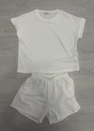 Жіночий костюм