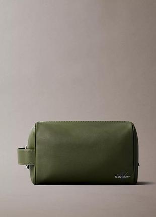Несесер calvin klein з логотипом