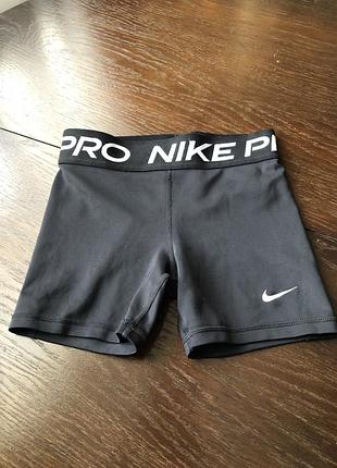 Спортивні шорти nike