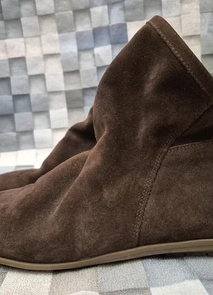 Коричневые замшевые ботильоны mis pepas .made in  spain.