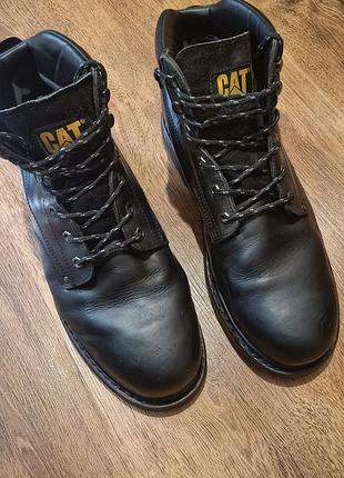 Продам мужские кожаные ботинки бренда caterpillar
