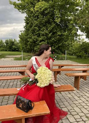 Випускне плаття, розмір м, вдягалося один раз, в дуже хорошому стані, також можна вдягати на якесь свято