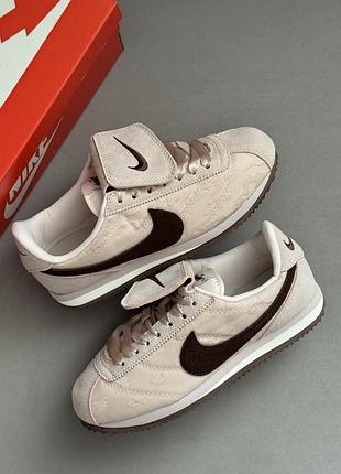 Кросівки nike wmns cortez textile silt red phantom